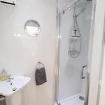 בית נופש Tree Tops View ווינדרמר