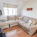 Tree Tops View ווינדרמר