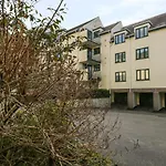 Tree Tops View * ווינדרמר