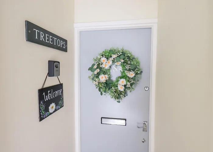 Tree Tops View * Windermere